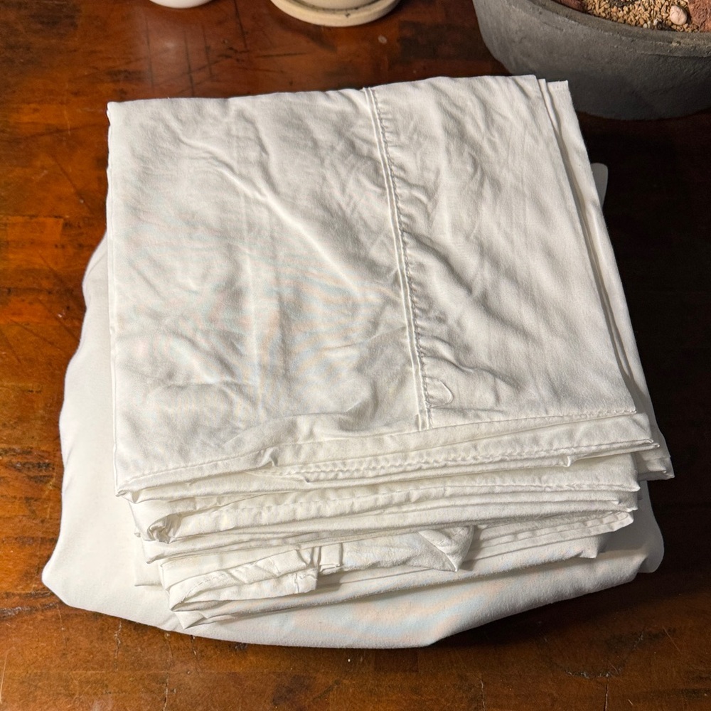 Elegant White Bedding Sheets